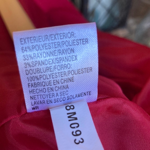 Tahari New with tags red button up jacket with side slit pockets. - Picture 12 of 12